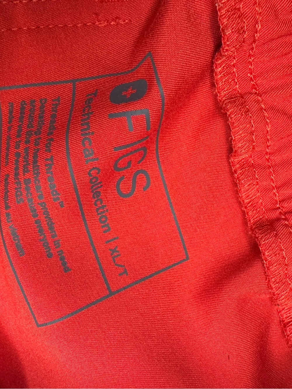 Figs Red Technical Collection Top - Picture 3 of 4